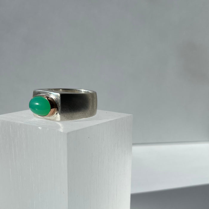 SIGNET RING with Chrysoprase