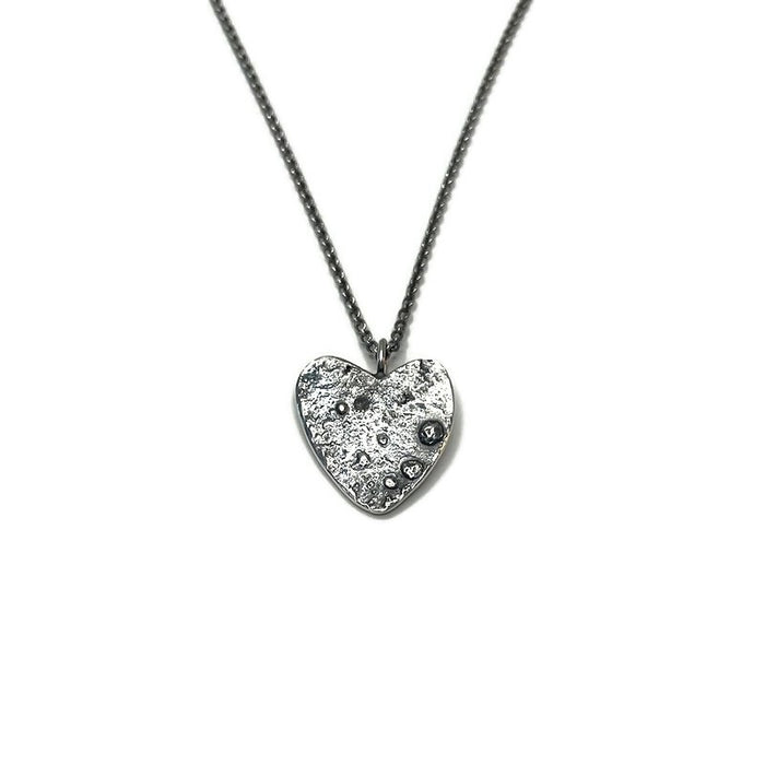 TOTAL ECLIPSE HEART NECKLACE