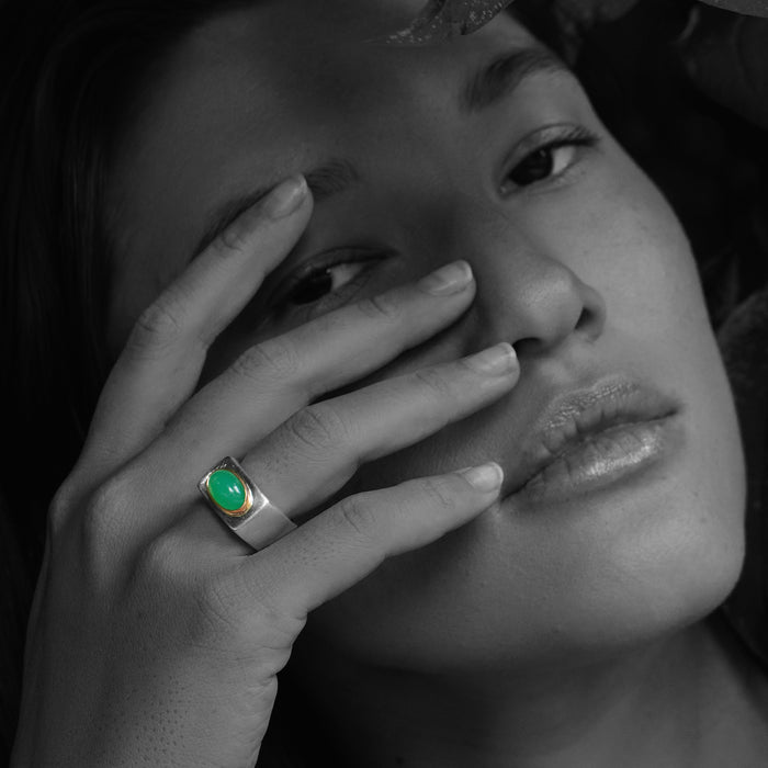 SIGNET RING with Chrysoprase